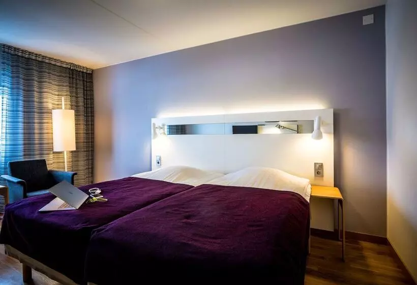 Отель Scandic Plaza Umeå