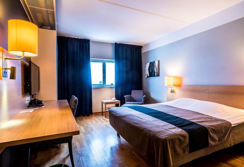 هتل Scandic Plaza Umeå