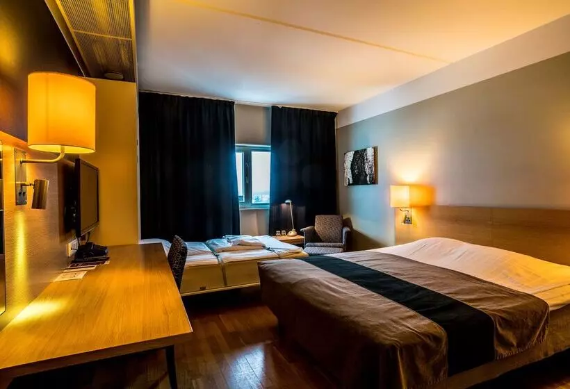 Отель Scandic Plaza Umeå