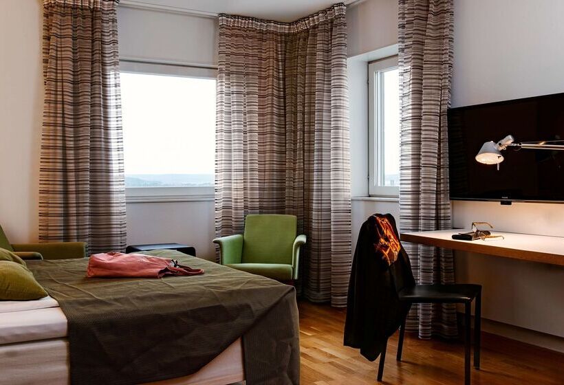 هتل Scandic Plaza Umeå
