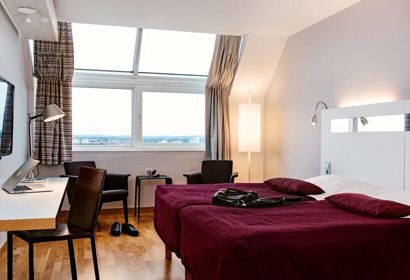 هتل Scandic Plaza Umeå