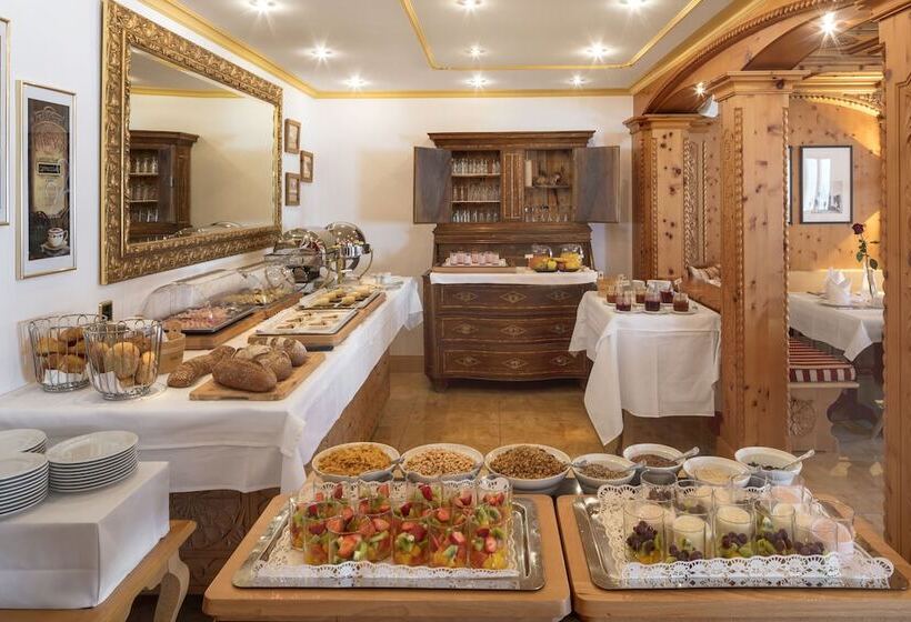 Swiss Alpine Hotel Allalin