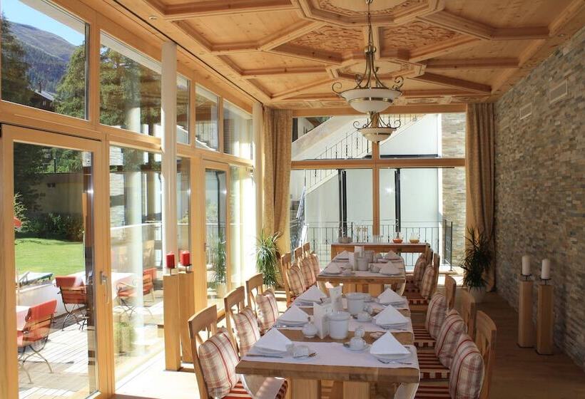 Swiss Alpine Hotel Allalin