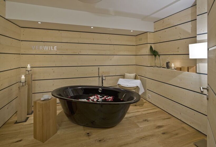 Swiss Alpine Hotel Allalin