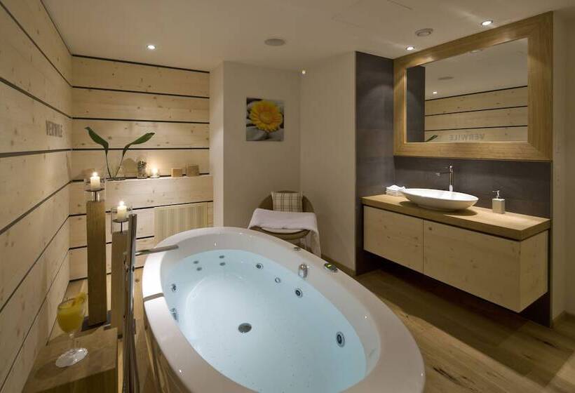 Swiss Alpine Hotel Allalin