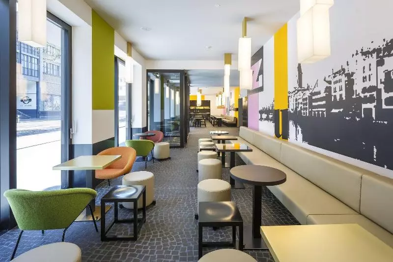 هتل Zuri By Fassbind