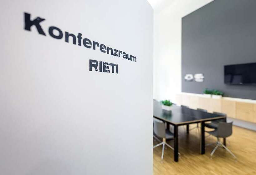 فندق صغير Moveinn