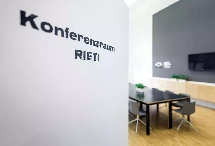 Retkeilymaja Moveinn