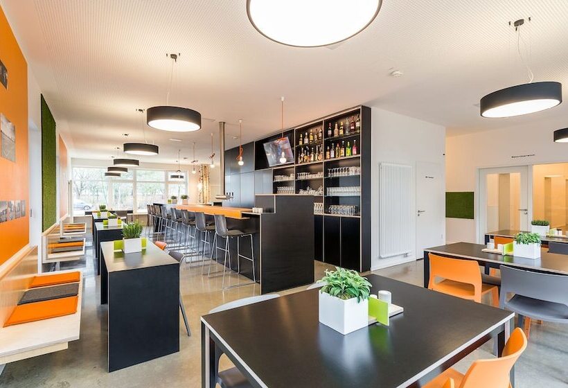 ユースホステル Moveinn