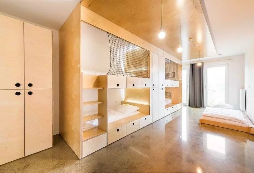 Retkeilymaja Moveinn