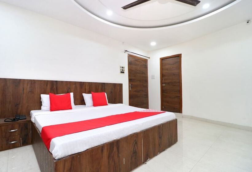 Hotel A One Home Stay By Oyo Rooms