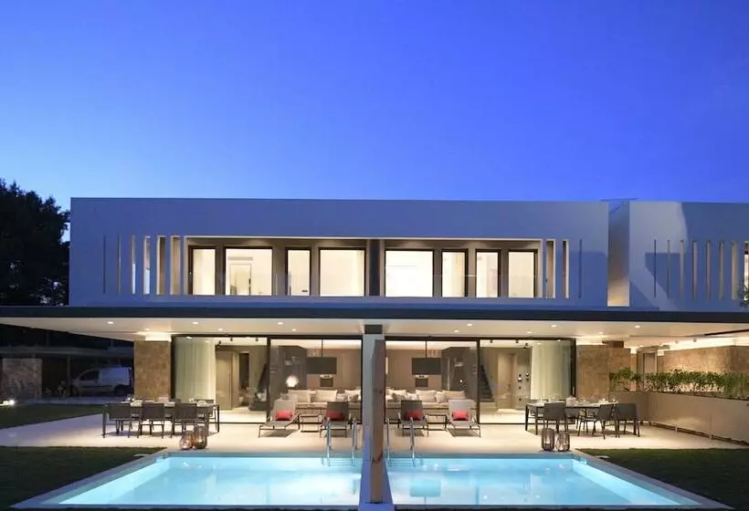 Hotelli Amantes Villas And Suites