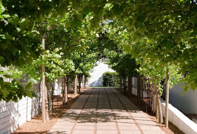 בית מלון כפרי La Paris Estate