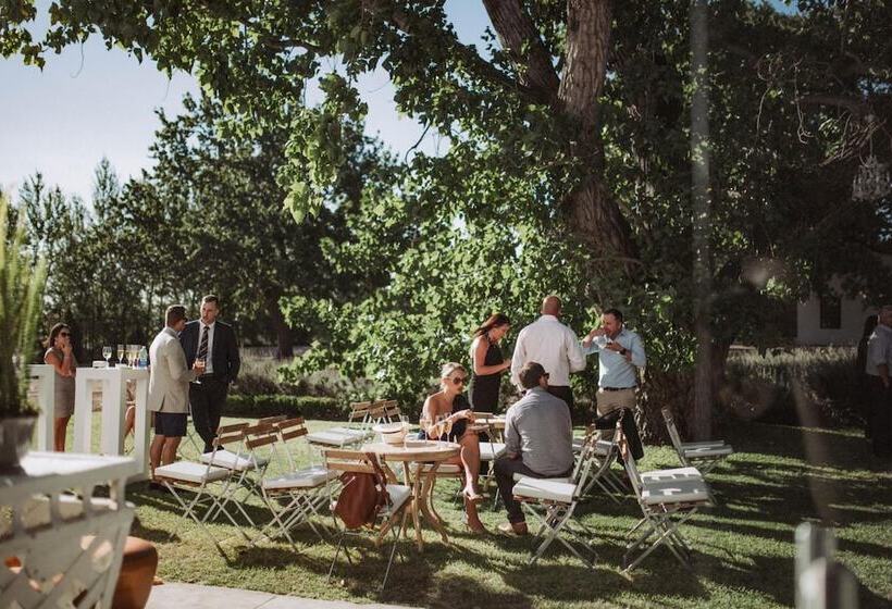 בית מלון כפרי La Paris Estate