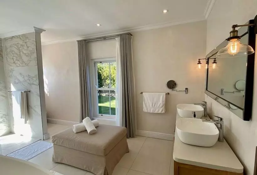 Hotelli La Paris Estate