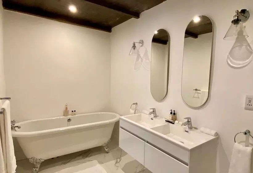 Hotelli La Paris Estate