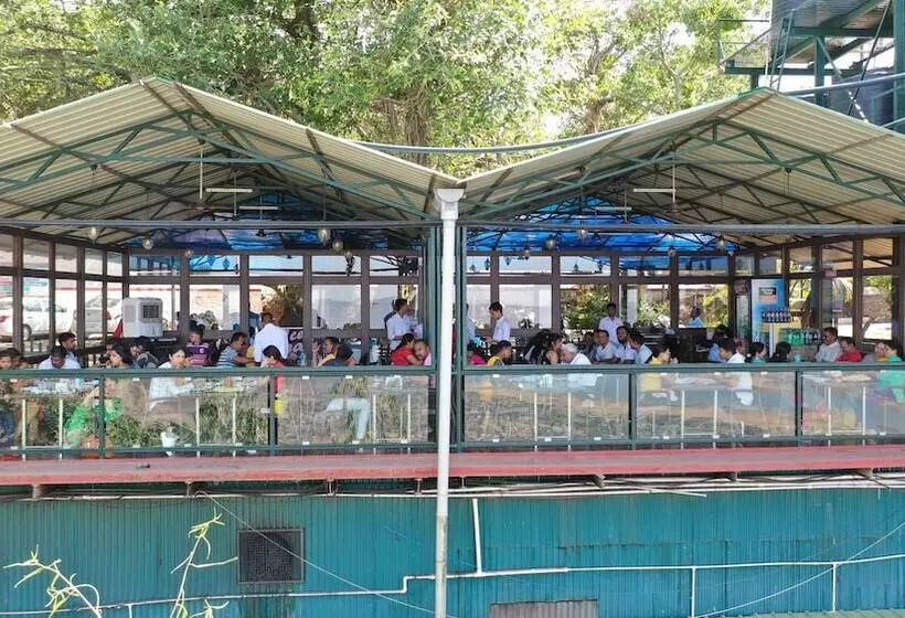 Hotelli Rainforest Villa