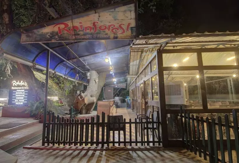 Hotelli Rainforest Villa