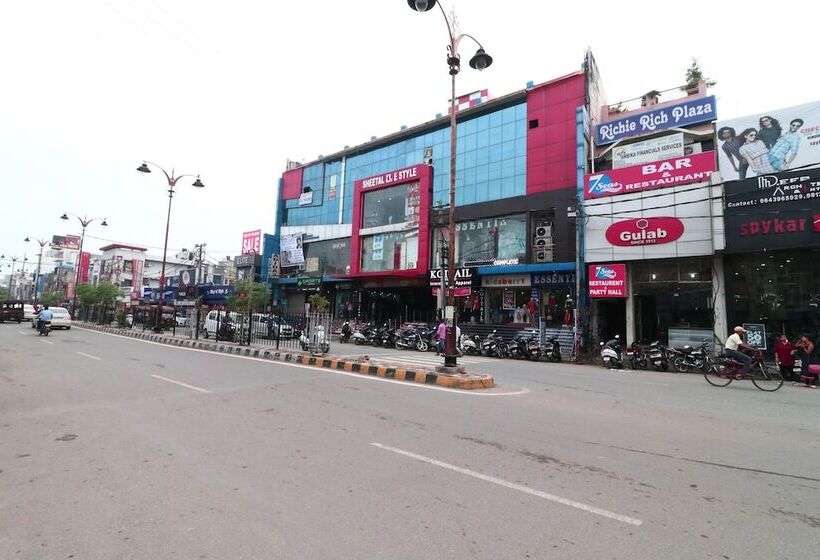 ホテル The Rohtak Hyatt By Oyo Rooms