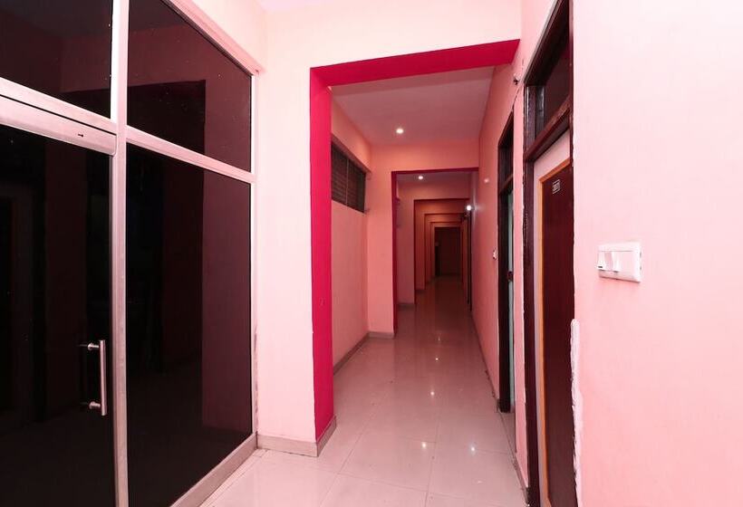 ホテル The Rohtak Hyatt By Oyo Rooms