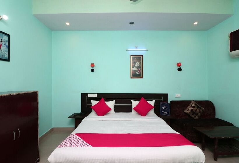 ホテル The Rohtak Hyatt By Oyo Rooms