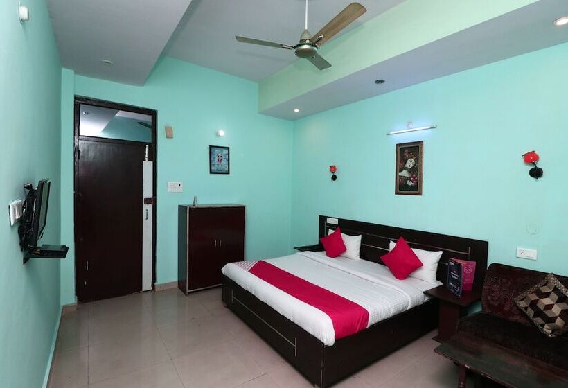 ホテル The Rohtak Hyatt By Oyo Rooms