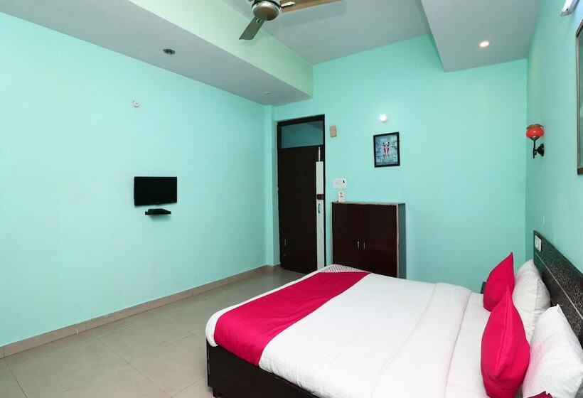 ホテル The Rohtak Hyatt By Oyo Rooms