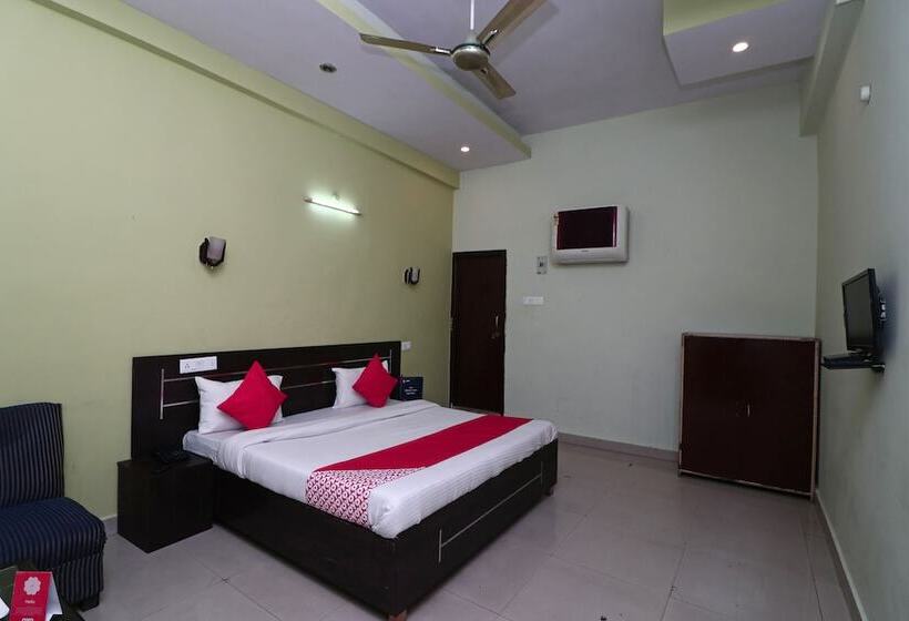 ホテル The Rohtak Hyatt By Oyo Rooms