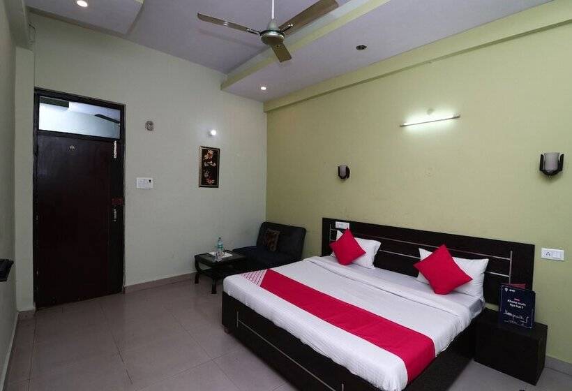 ホテル The Rohtak Hyatt By Oyo Rooms
