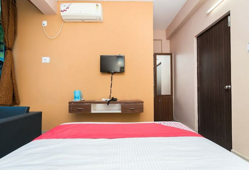 OYO 10398 Hotel Parijayee