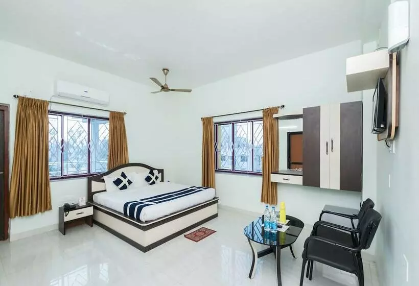 OYO 10398 Hotel Parijayee