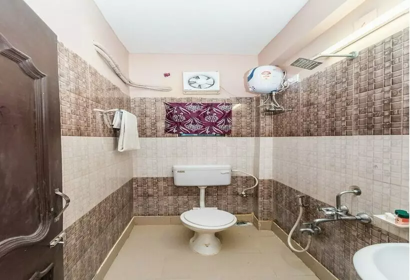 OYO 10398 Hotel Parijayee