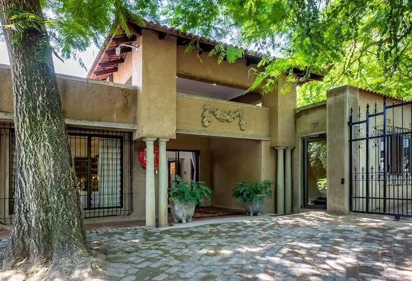 Majatalo Christies At 32 On Russell