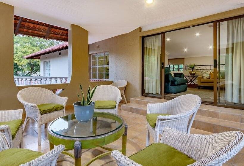 פנסיון Christies At 32 On Russell