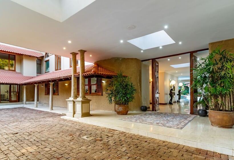 פנסיון Christies At 32 On Russell