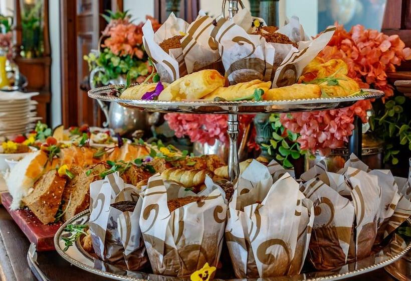 פנסיון Christies At 32 On Russell