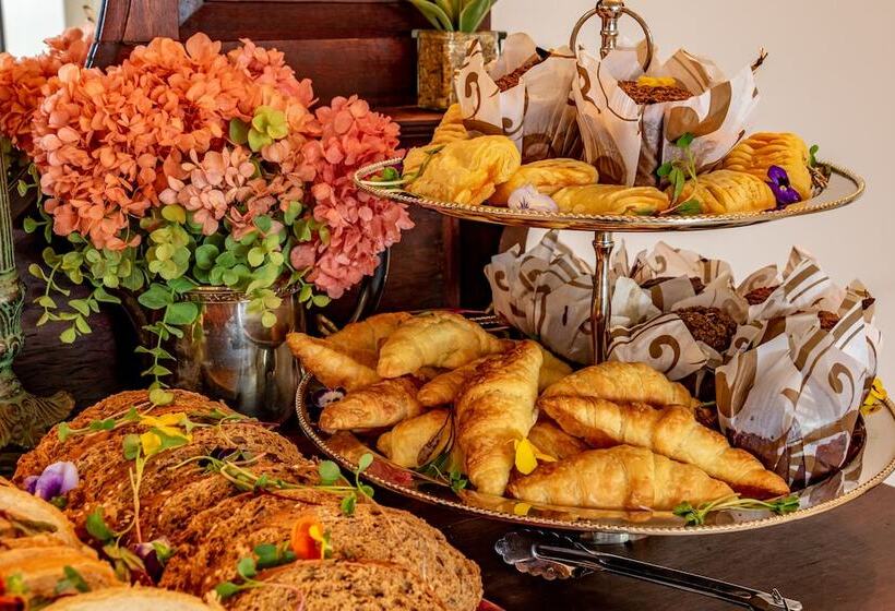 פנסיון Christies At 32 On Russell