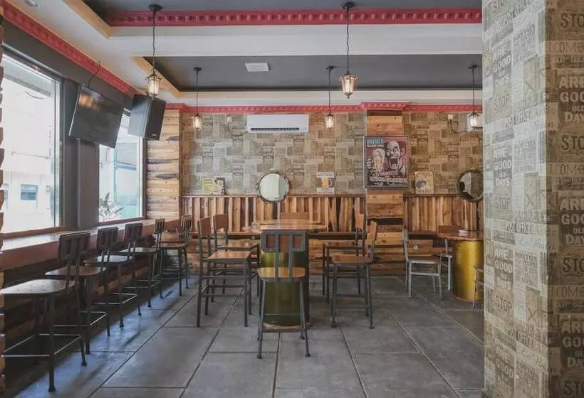 Majatalo Reddoorz Plus Near Soekarno Hatta Airport 2