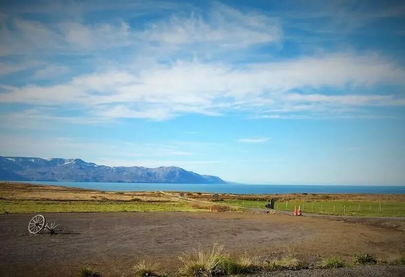 پانسیون Saltvík Farm Guesthouse