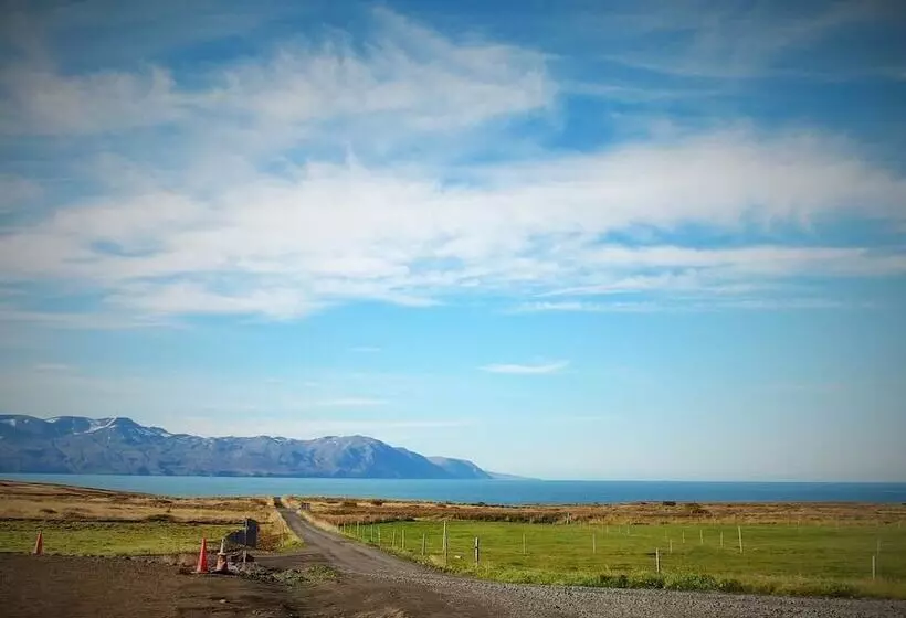 پانسیون Saltvík Farm Guesthouse