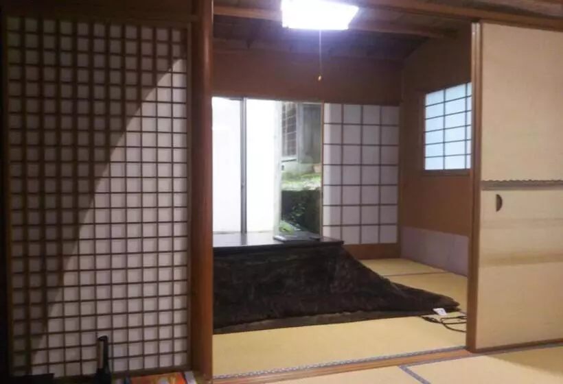 旅館 Koyasan Sainan In