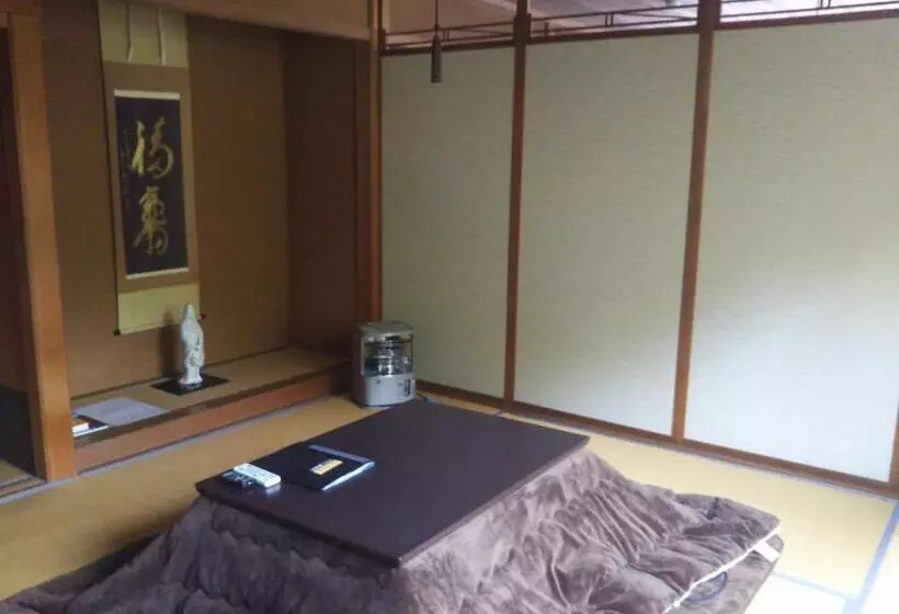 旅館 Koyasan Sainan In