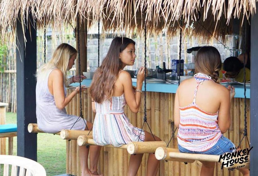 הוסטל Bali Reef House Surfco