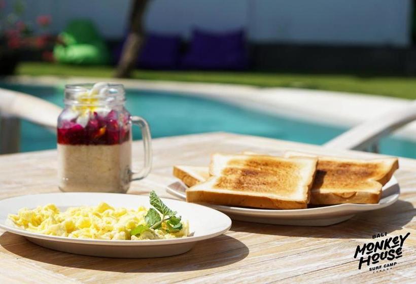 הוסטל Bali Reef House Surfco