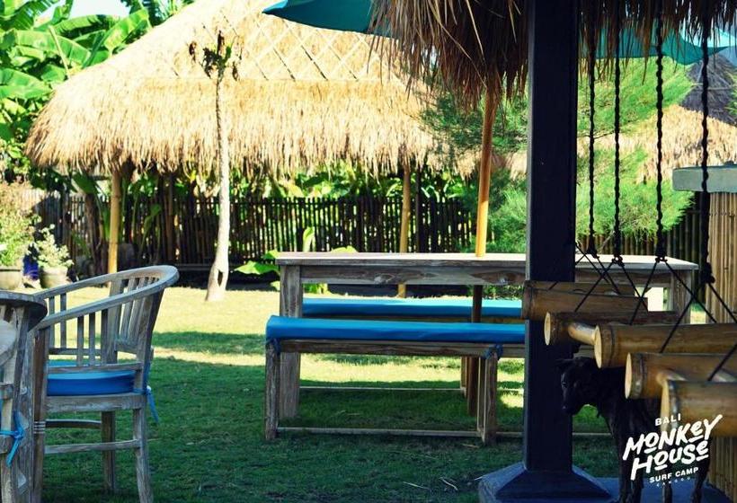 הוסטל Bali Reef House Surfco