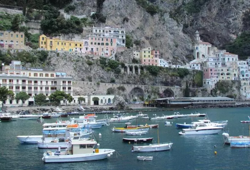 Aamiaismajoitus (B&B) Core Amalfitano City Suites