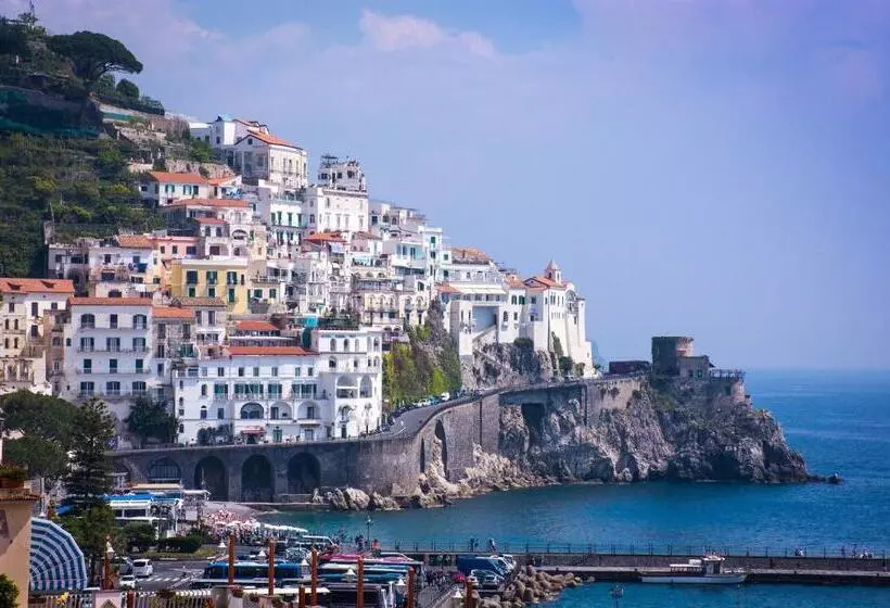 Aamiaismajoitus (B&B) Core Amalfitano City Suites
