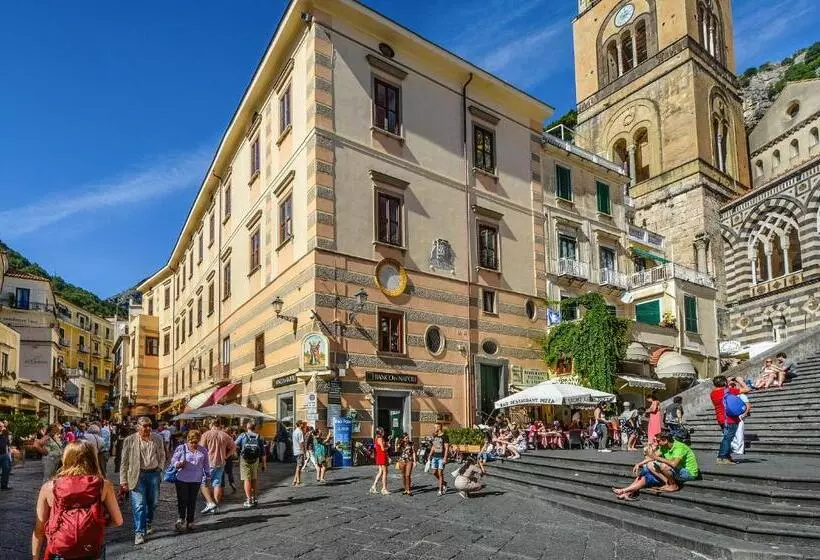 Aamiaismajoitus (B&B) Core Amalfitano City Suites