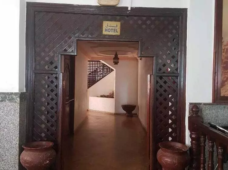 هتل Choumis
