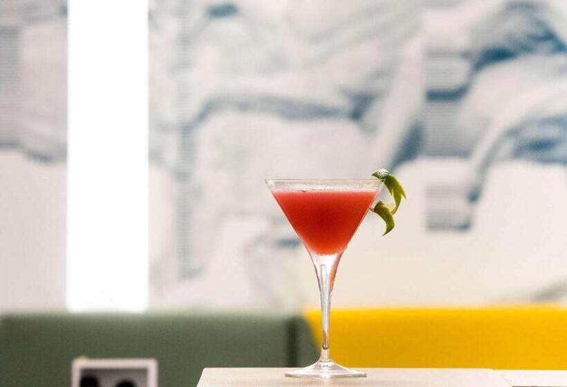 Szálloda Ibis Styles Athens Routes